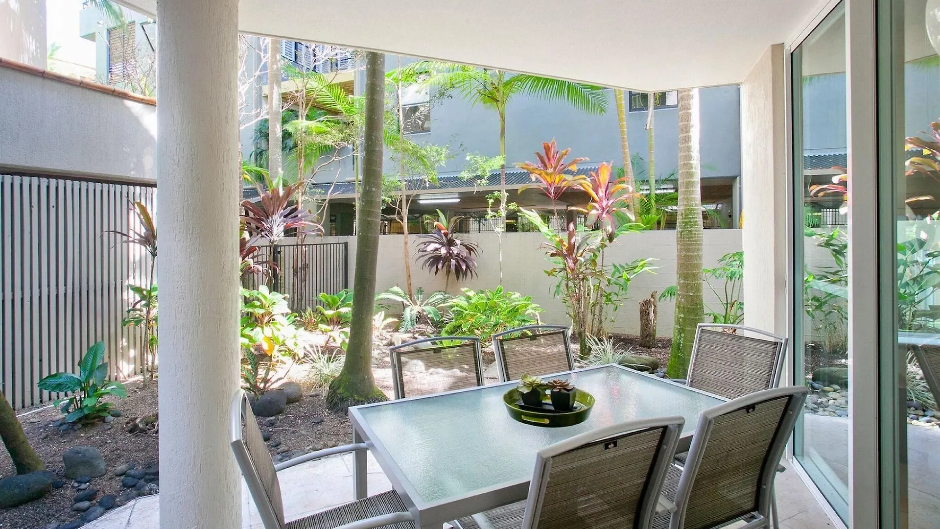 Emerald Noosa Hotel apartamentowy